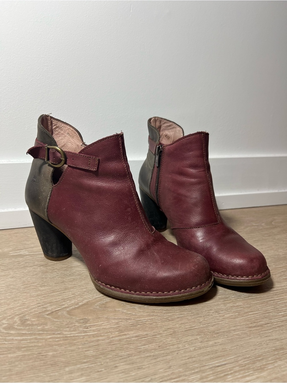 El Naturalista Burgundy and Brown Classy Elegant Chic Chunky Heel Ankle Boots